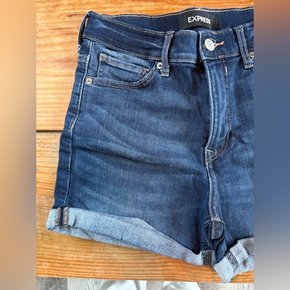 Express Womens Midi High Rise Denim Shorts Size 2 Stretch Blue Cuffed 5 Pockets - Picture 2 of 7